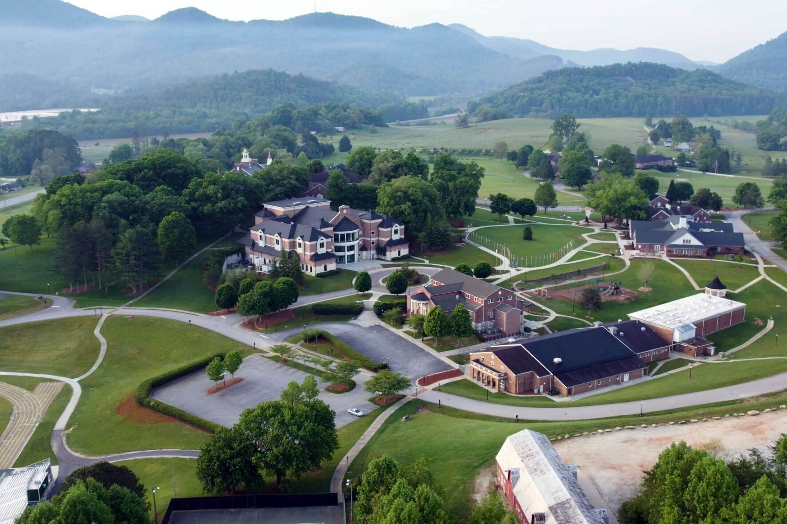 Rabun Gap | Why Boarding School Is Your Top Choice? | Sports and Academic scholarships in USA